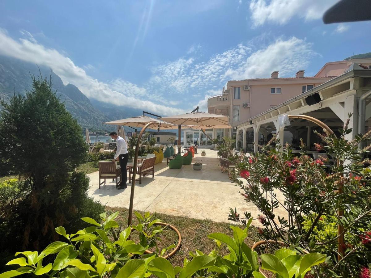 Hotel Montebay Perla Prčanj Exterior foto