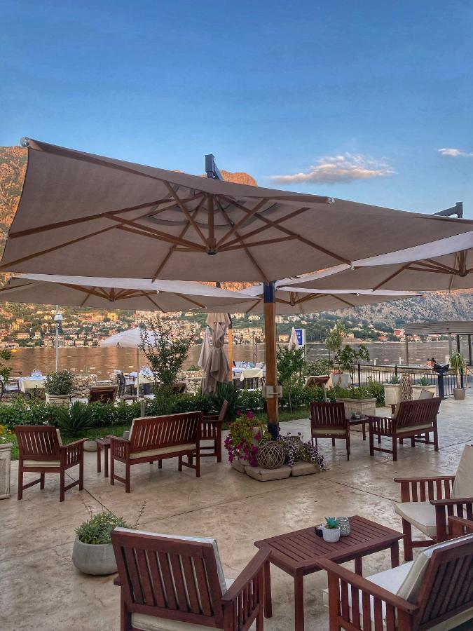 Hotel Montebay Perla Prčanj Exterior foto